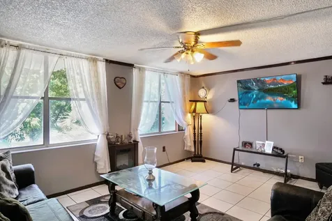 1067 W 43rd Place Hialeah FL 33012