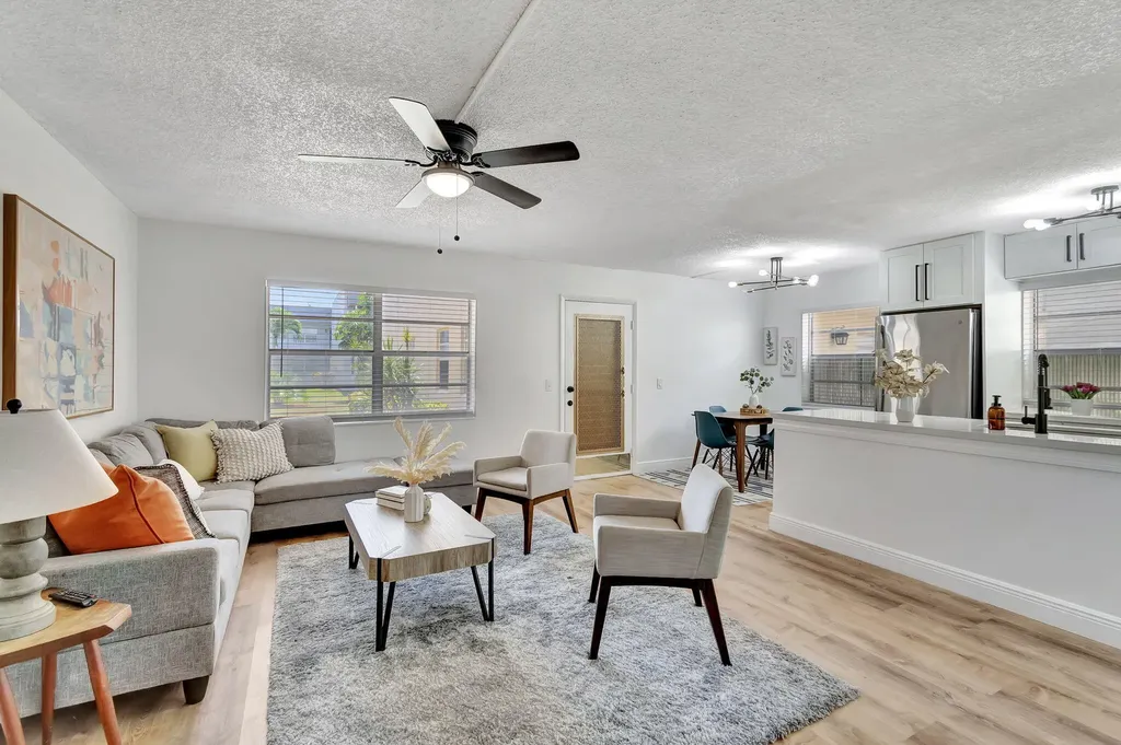52 Burgundy B Delray Beach FL 33484