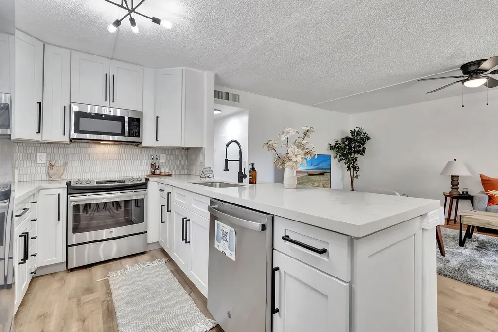 52 Burgundy B Delray Beach FL 33484