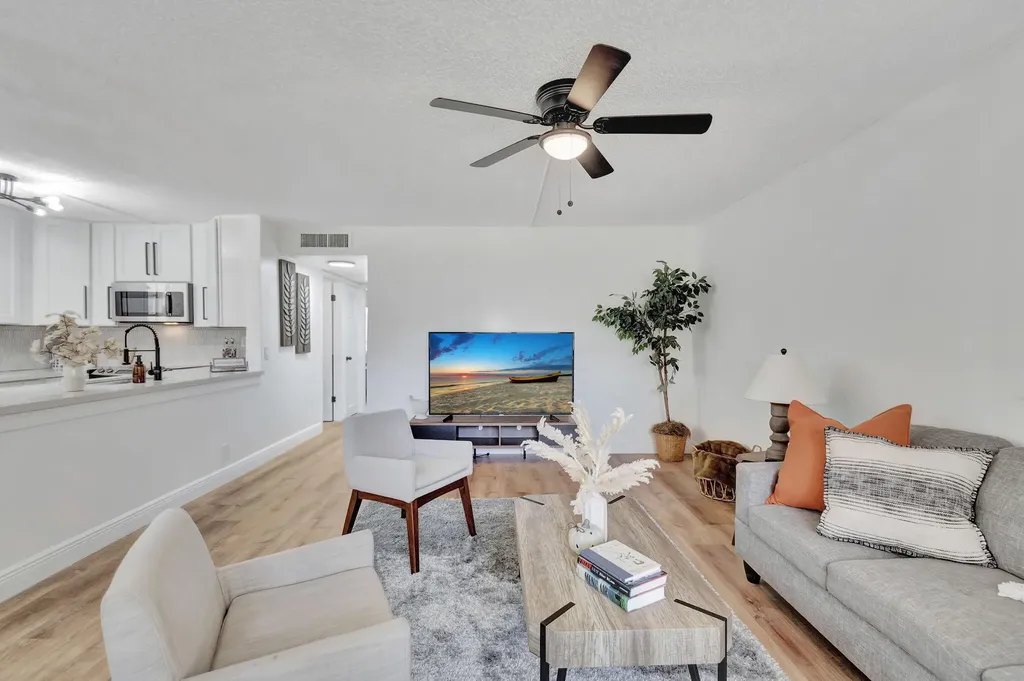 52 Burgundy B Delray Beach FL 33484