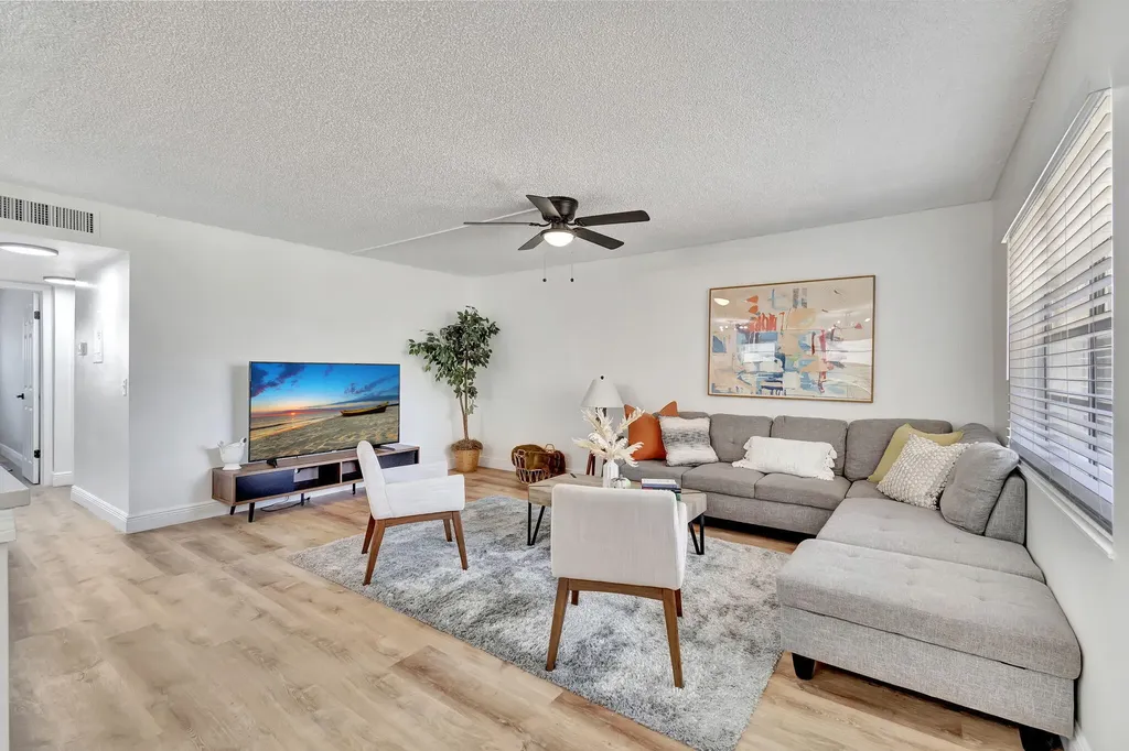 52 Burgundy B Delray Beach FL 33484