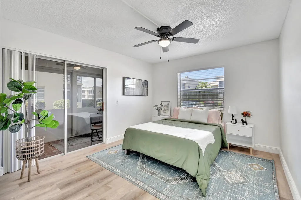 52 Burgundy B Delray Beach FL 33484