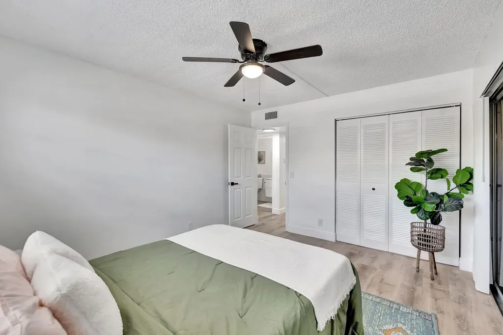 52 Burgundy B Delray Beach FL 33484