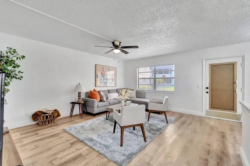 52 Burgundy B Delray Beach FL 33484