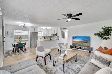 52 Burgundy B Delray Beach FL 33484