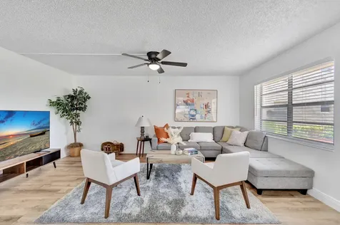 52 Burgundy B Delray Beach FL 33484