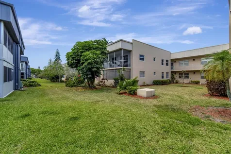 52 Burgundy B Delray Beach FL 33484