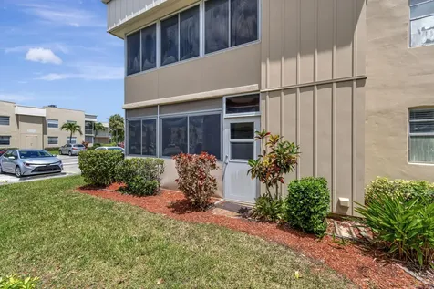 52 Burgundy B Delray Beach FL 33484