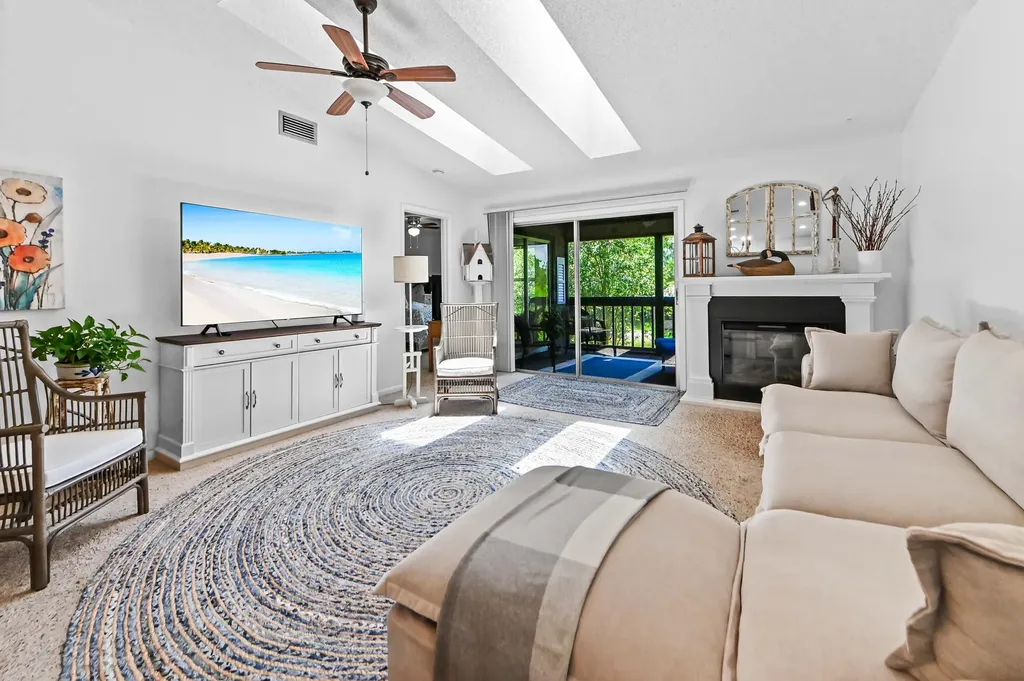 8259 SE Croft Circle Hobe Sound FL 33455