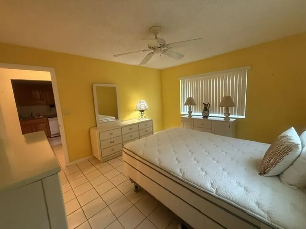 197 Lake Susan Lane West Palm Beach FL 33411