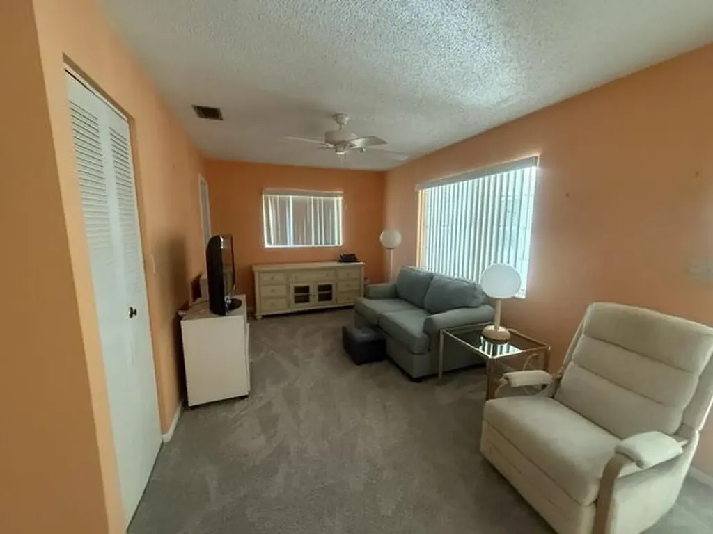 197 Lake Susan Lane West Palm Beach FL 33411