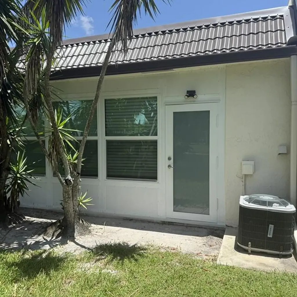 197 Lake Susan Lane West Palm Beach FL 33411