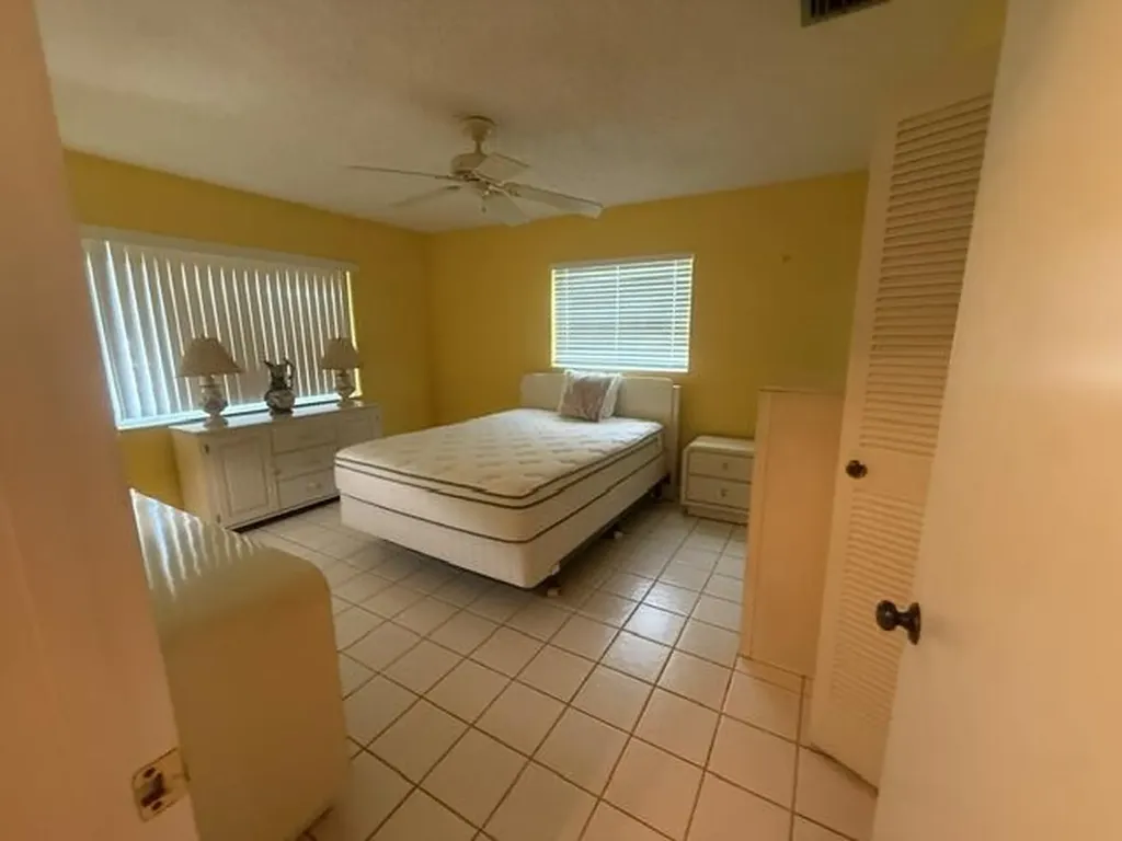 197 Lake Susan Lane West Palm Beach FL 33411