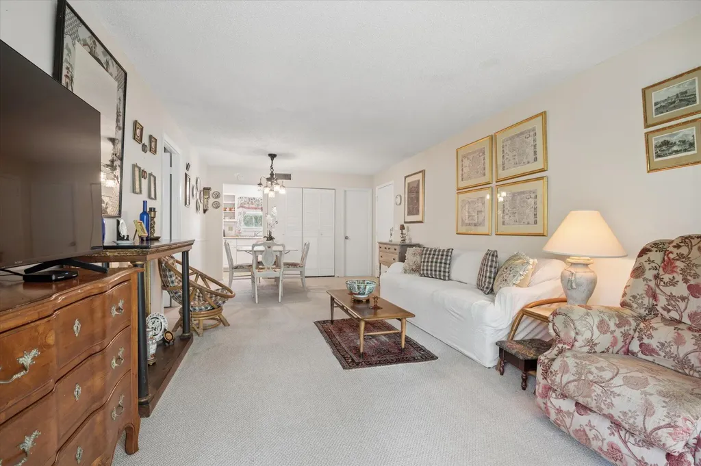 473 Lake Frances Drive West Palm Beach FL 33411