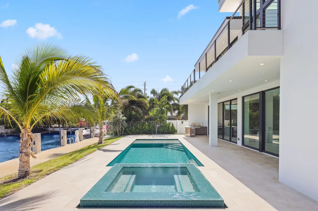 2612 NE 4th Street Pompano Beach FL 33062