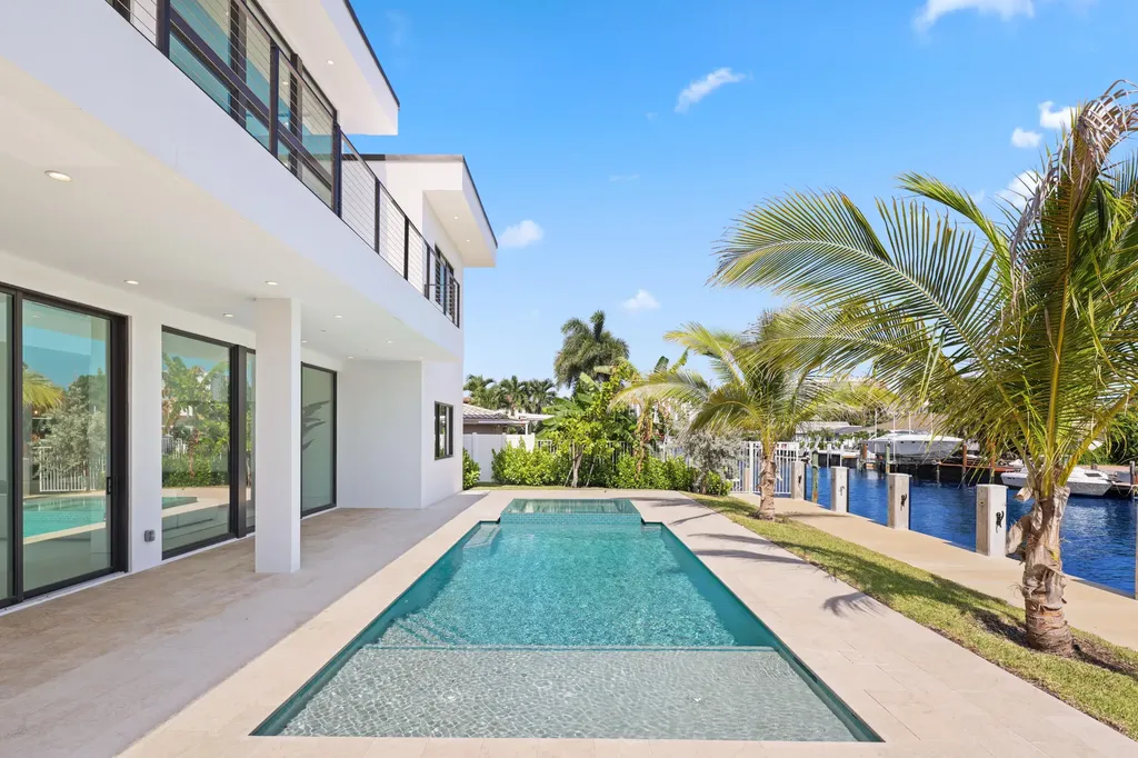 2612 NE 4th Street Pompano Beach FL 33062