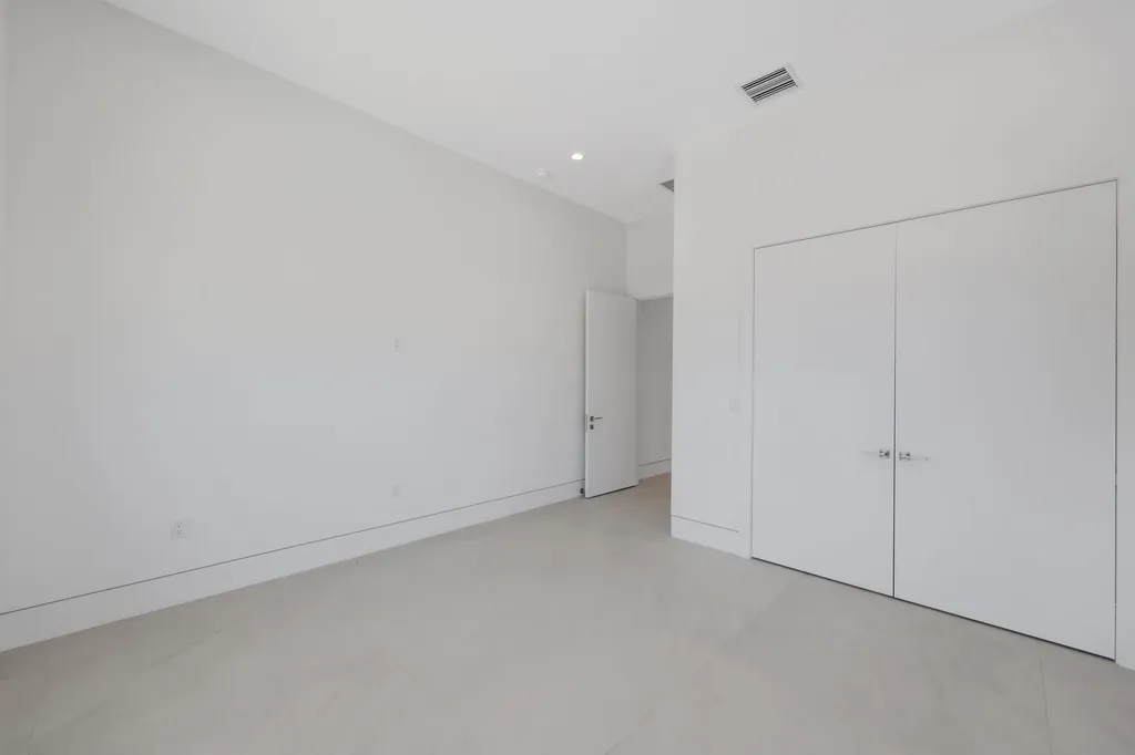 2612 NE 4th Street Pompano Beach FL 33062