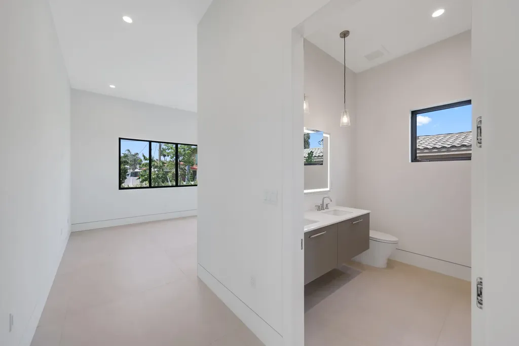 2612 NE 4th Street Pompano Beach FL 33062