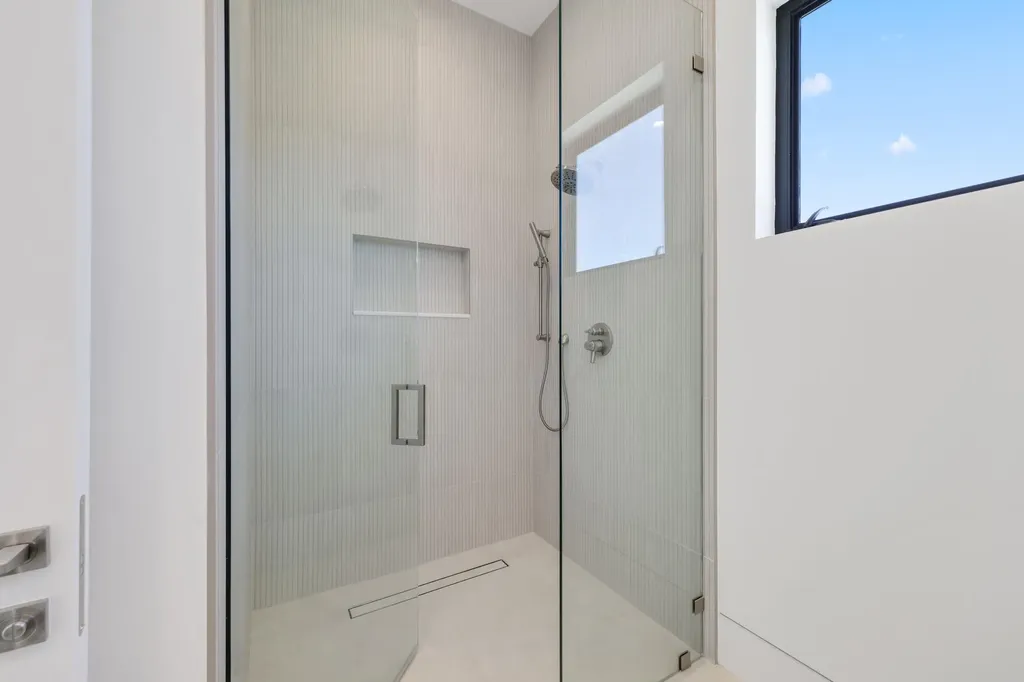 2612 NE 4th Street Pompano Beach FL 33062
