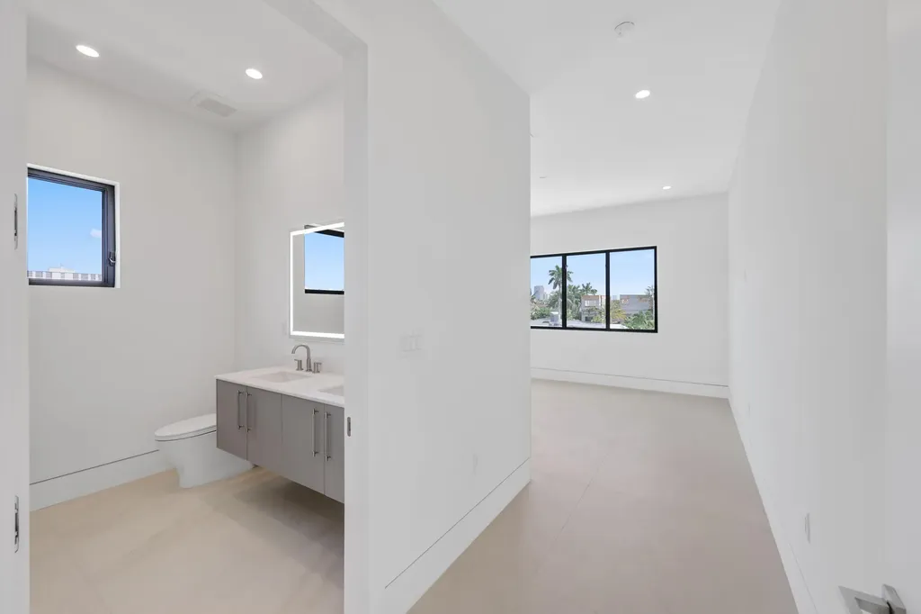 2612 NE 4th Street Pompano Beach FL 33062