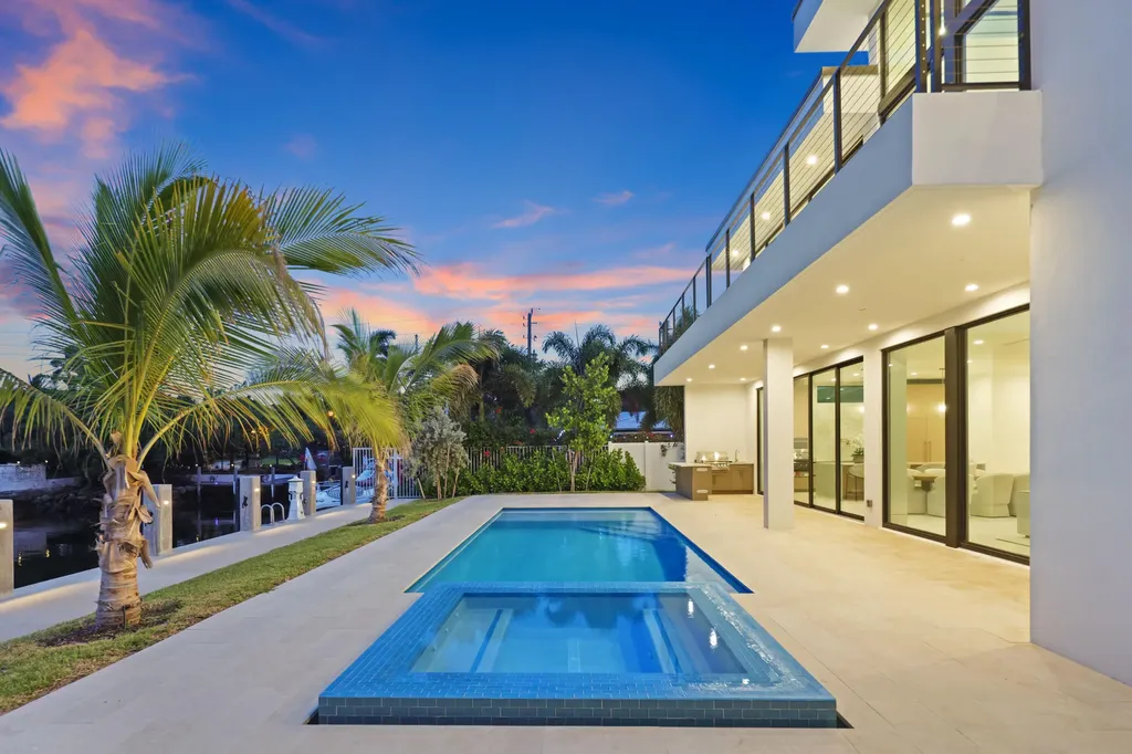 2612 NE 4th Street Pompano Beach FL 33062