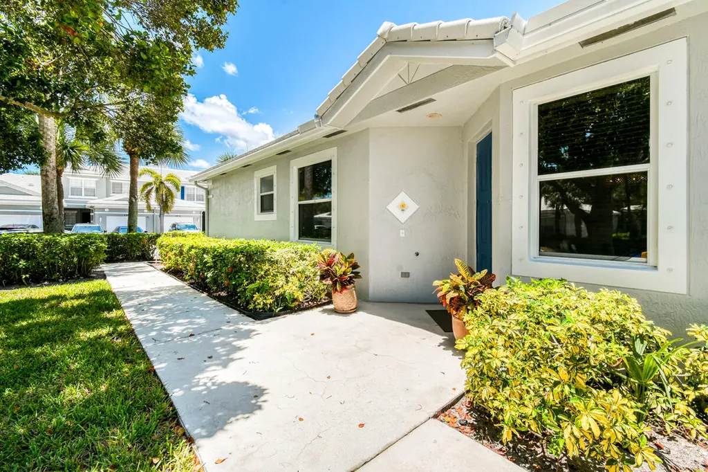4952 Southard Street Lake Worth FL 33463