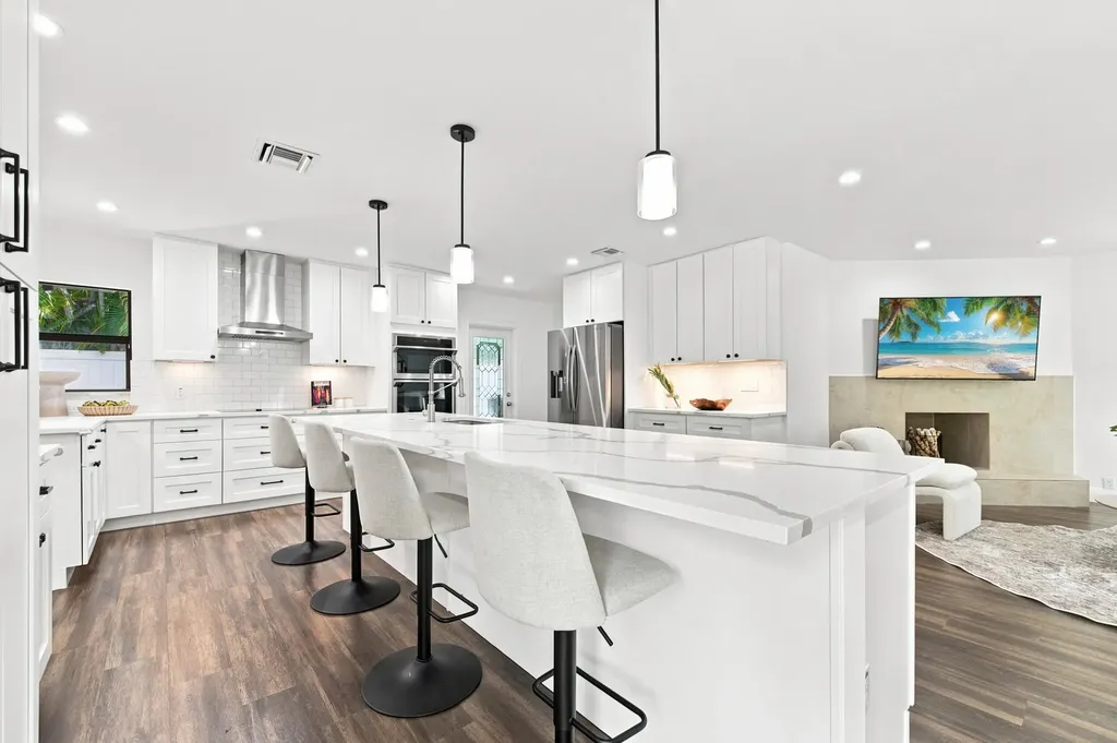 1619 Bayview Drive Fort Lauderdale FL 33305