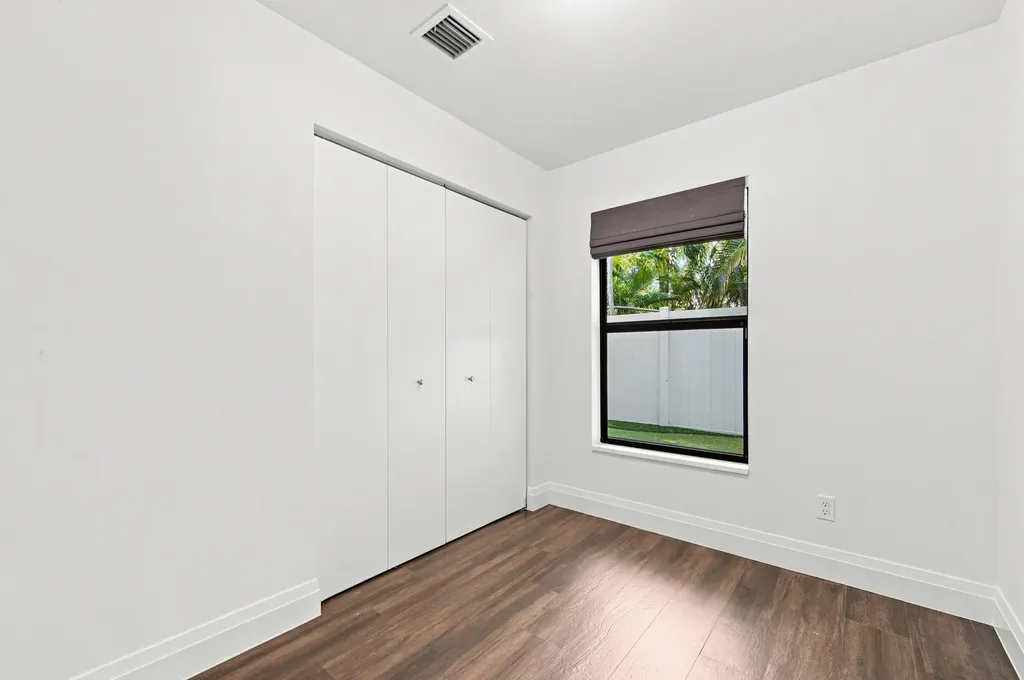 1619 Bayview Drive Fort Lauderdale FL 33305