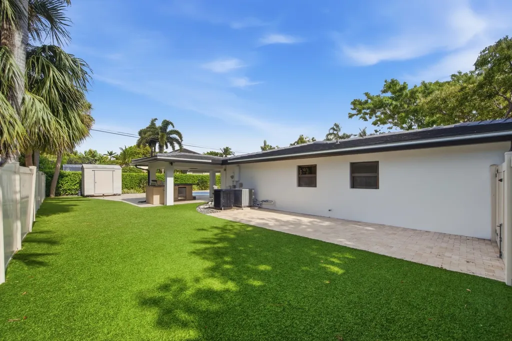 1619 Bayview Drive Fort Lauderdale FL 33305