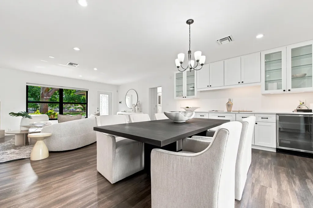 1619 Bayview Drive Fort Lauderdale FL 33305