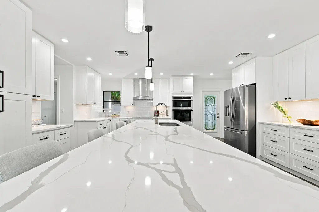 1619 Bayview Drive Fort Lauderdale FL 33305
