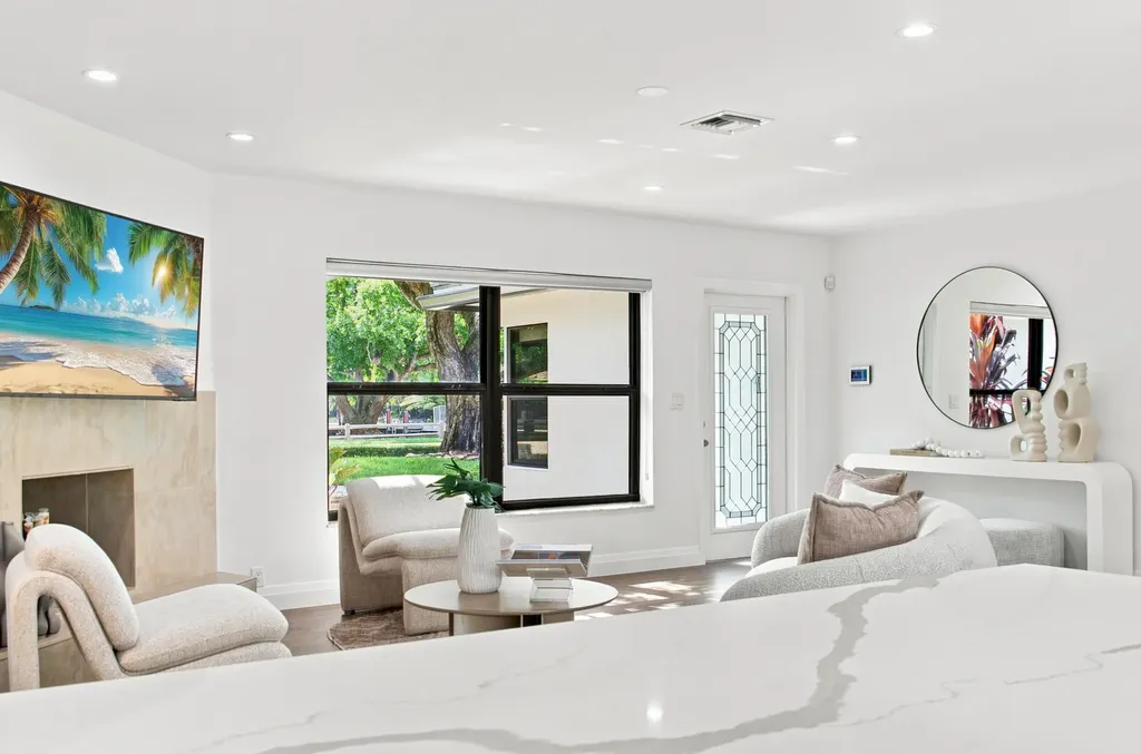 1619 Bayview Drive Fort Lauderdale FL 33305