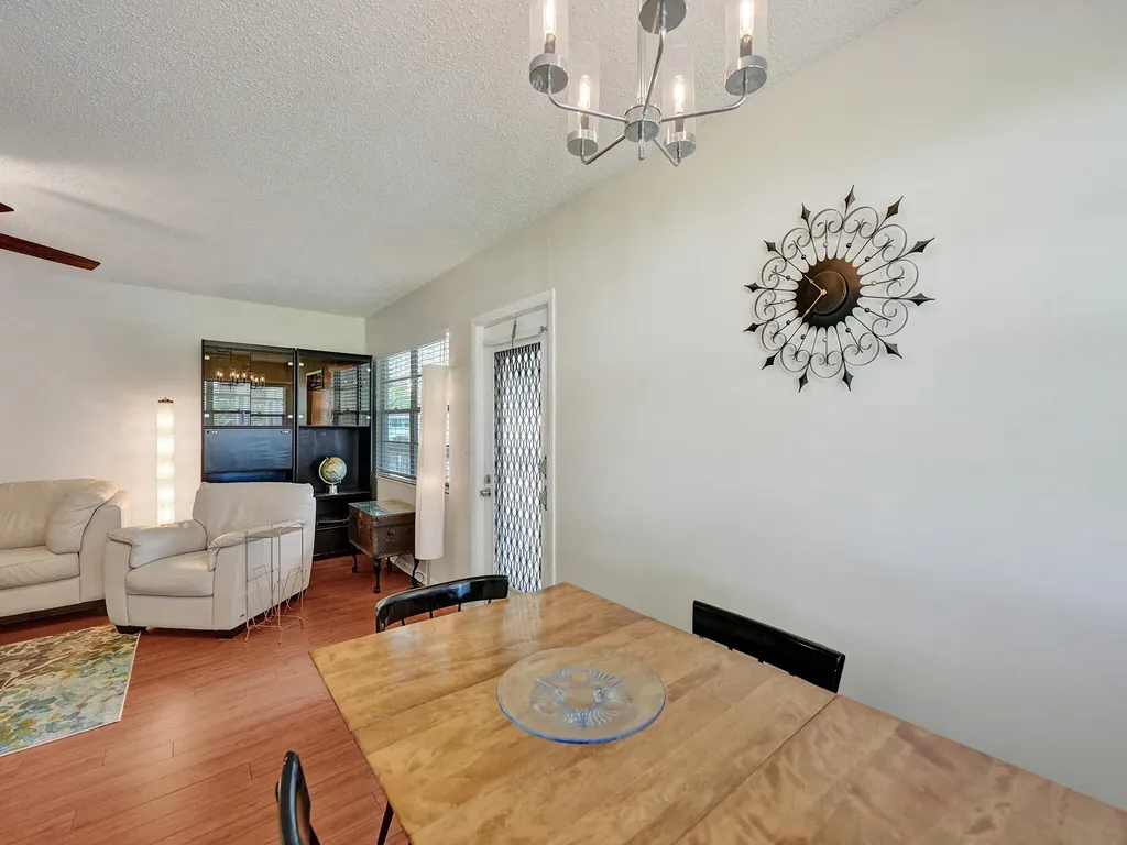 232 Farnham J Deerfield Beach FL 33442