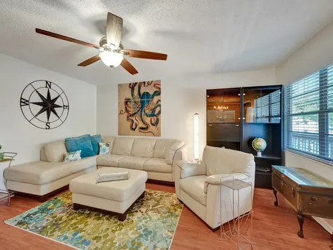 232 Farnham J Deerfield Beach FL 33442