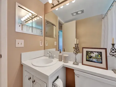 232 Farnham J Deerfield Beach FL 33442