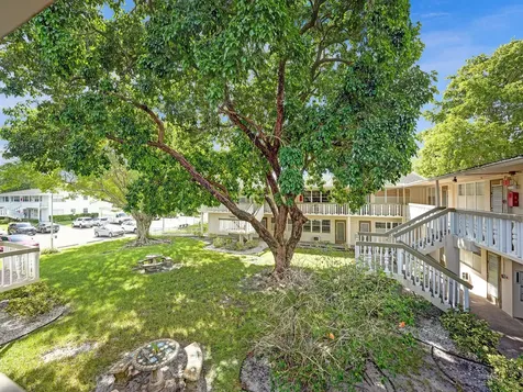 232 Farnham J Deerfield Beach FL 33442