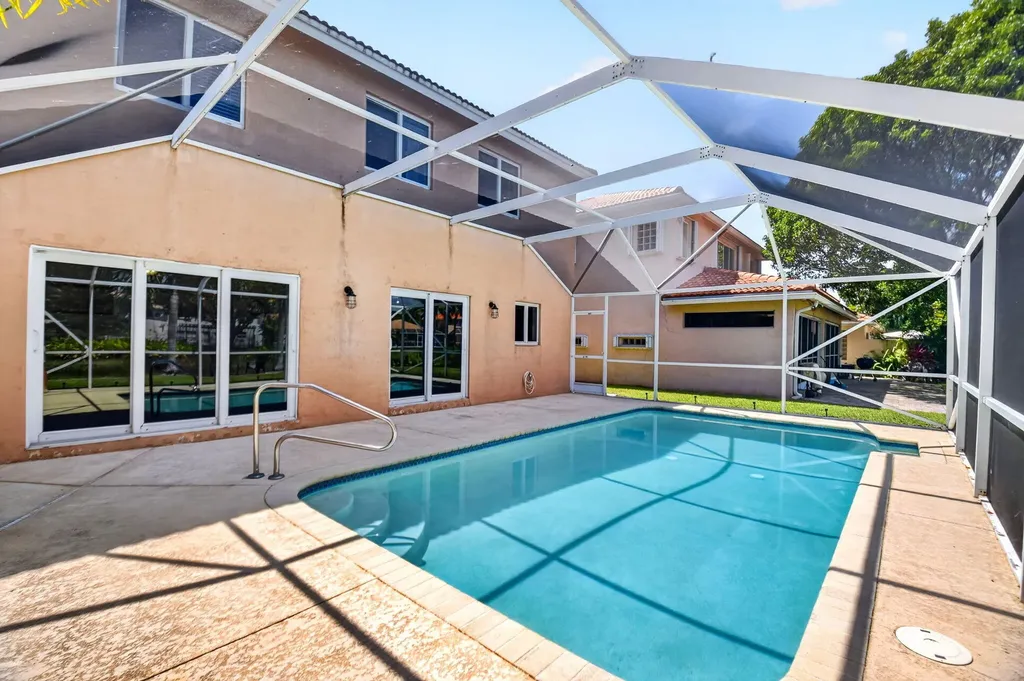 6233 Willoughby Circle Lake Worth FL 33463