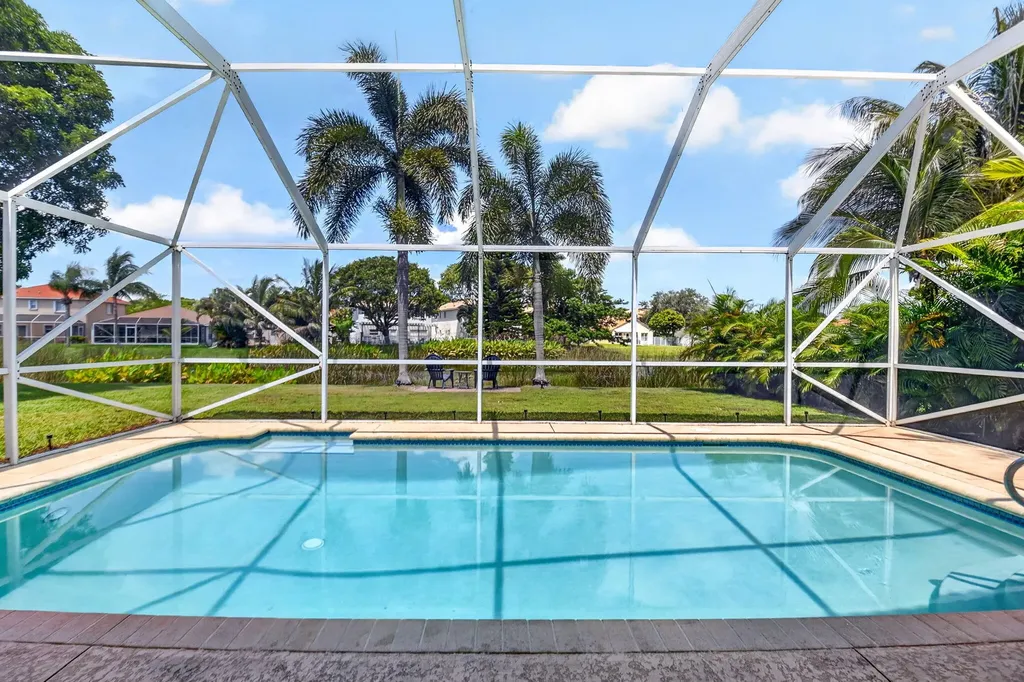 6233 Willoughby Circle Lake Worth FL 33463