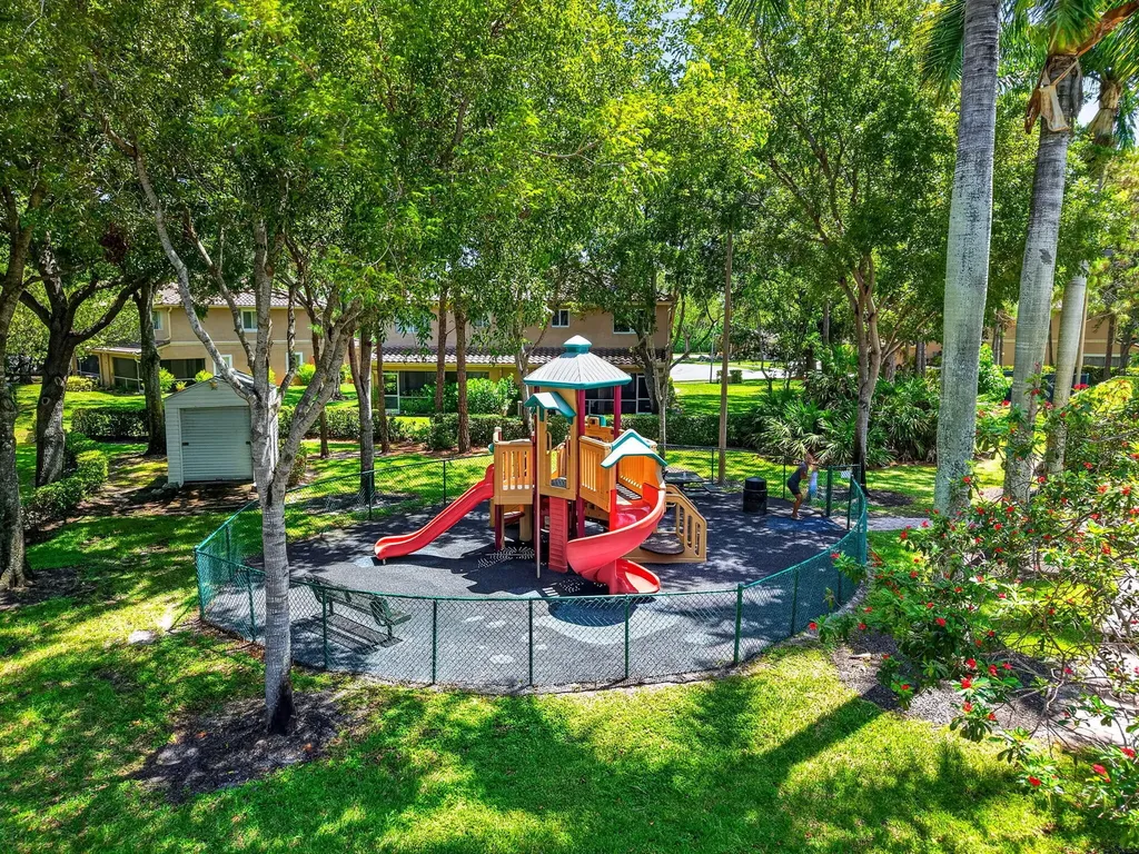 6233 Willoughby Circle Lake Worth FL 33463