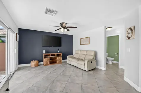 6233 Willoughby Circle Lake Worth FL 33463