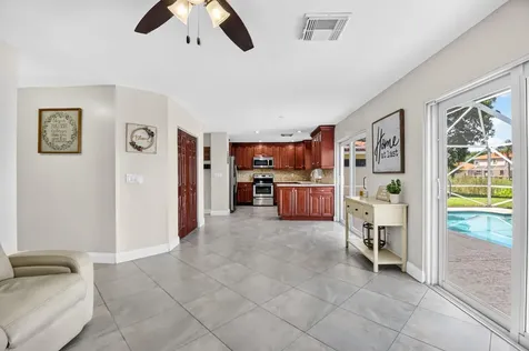6233 Willoughby Circle Lake Worth FL 33463