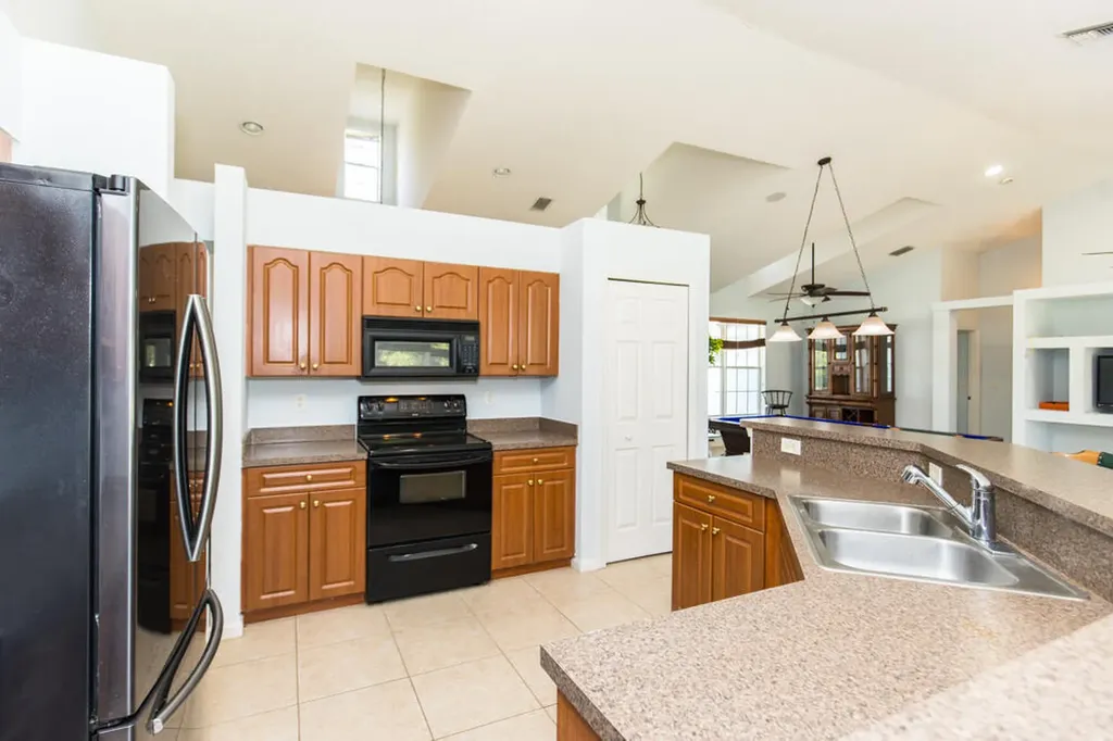 15288 76th Road N The Acreage FL 33470
