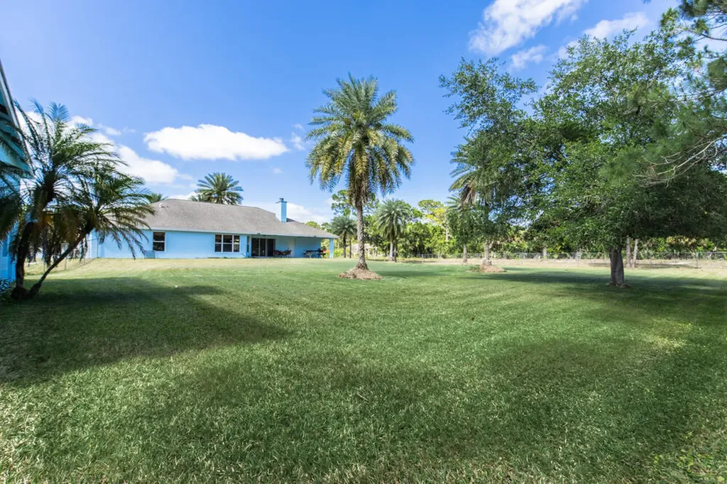 15288 76th Road N The Acreage FL 33470