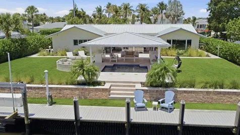 16 Leeward Circle Tequesta FL 33469