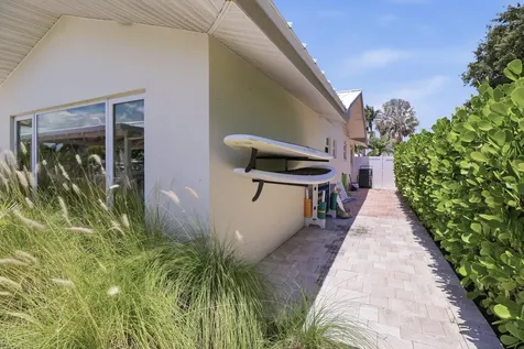 16 Leeward Circle Tequesta FL 33469