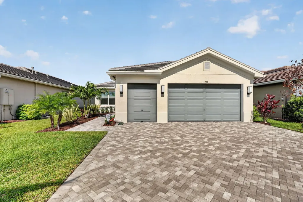 11758 SW Coral Cove Parkway Port St Lucie FL 34987