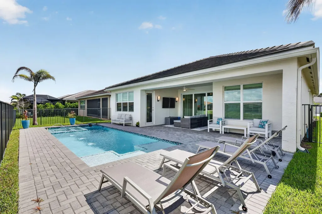 11758 SW Coral Cove Parkway Port St Lucie FL 34987