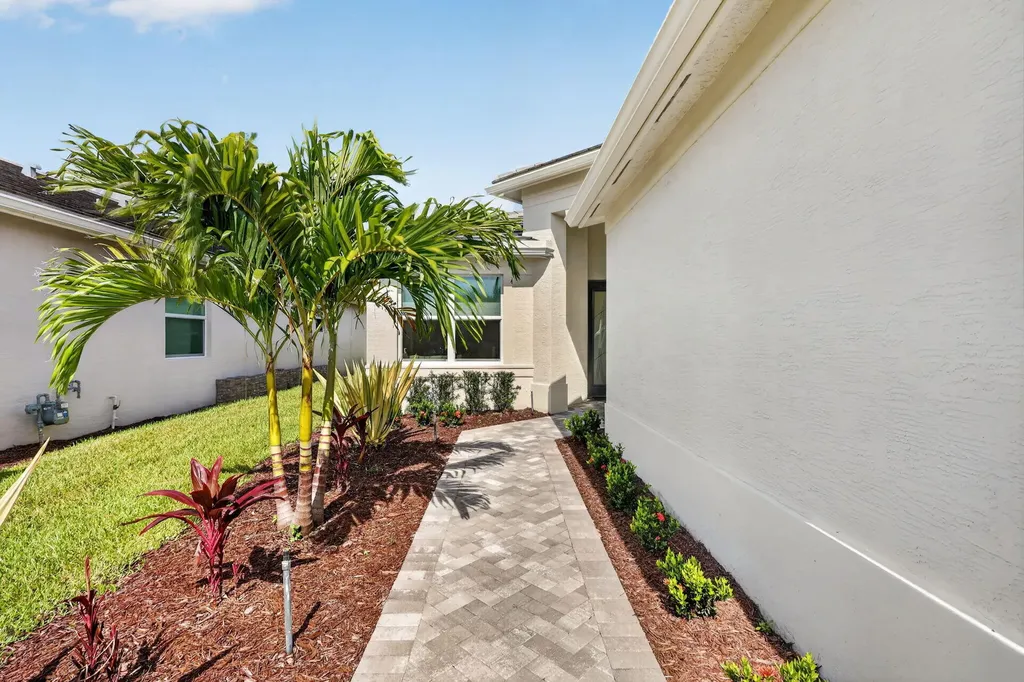 11758 SW Coral Cove Parkway Port St Lucie FL 34987
