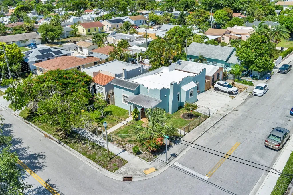 5003 Garden Avenue West Palm Beach FL 33405