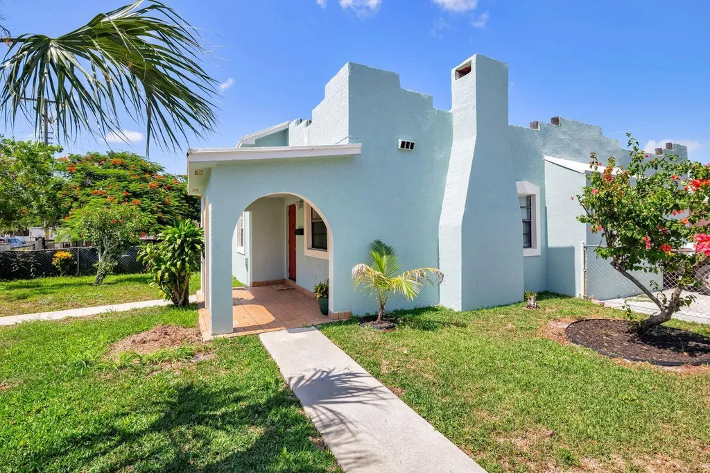 5003 Garden Avenue West Palm Beach FL 33405